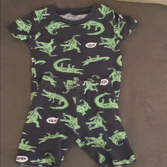 Set of 3 Toddler 2T pajamas sets. - Picture 2 of 4